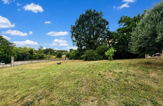 Terrain à bâtir de 527 m² à PECHBONNIEU (31)