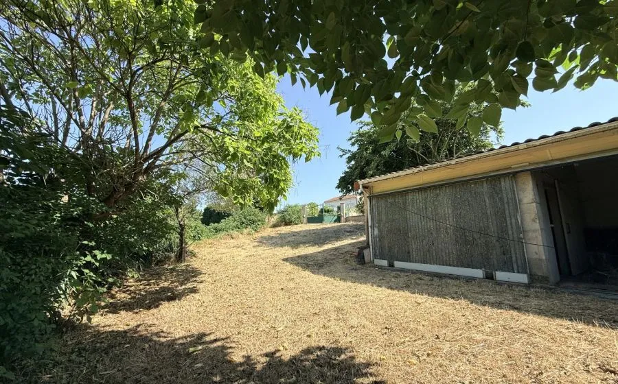 Terrain à bâtir de 376 m² à MONS (31)