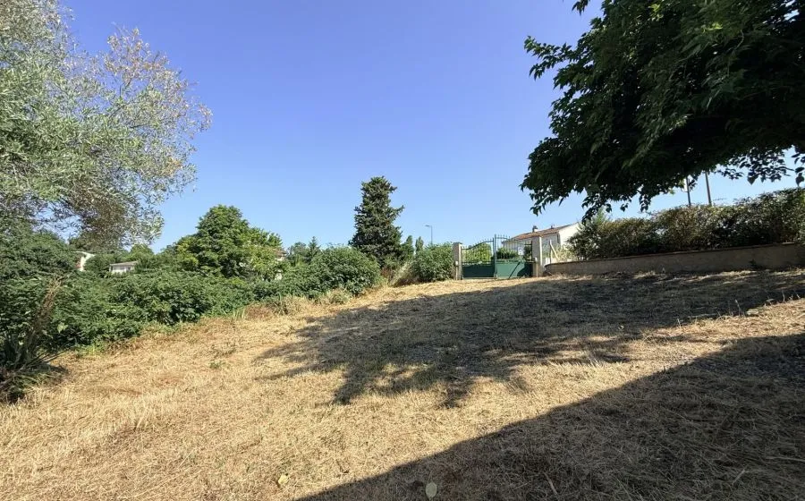 Terrain à bâtir de 376 m² à MONS (31)